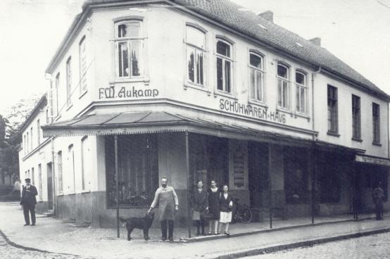 Schuhwaren-Haus F. W. Aukamp